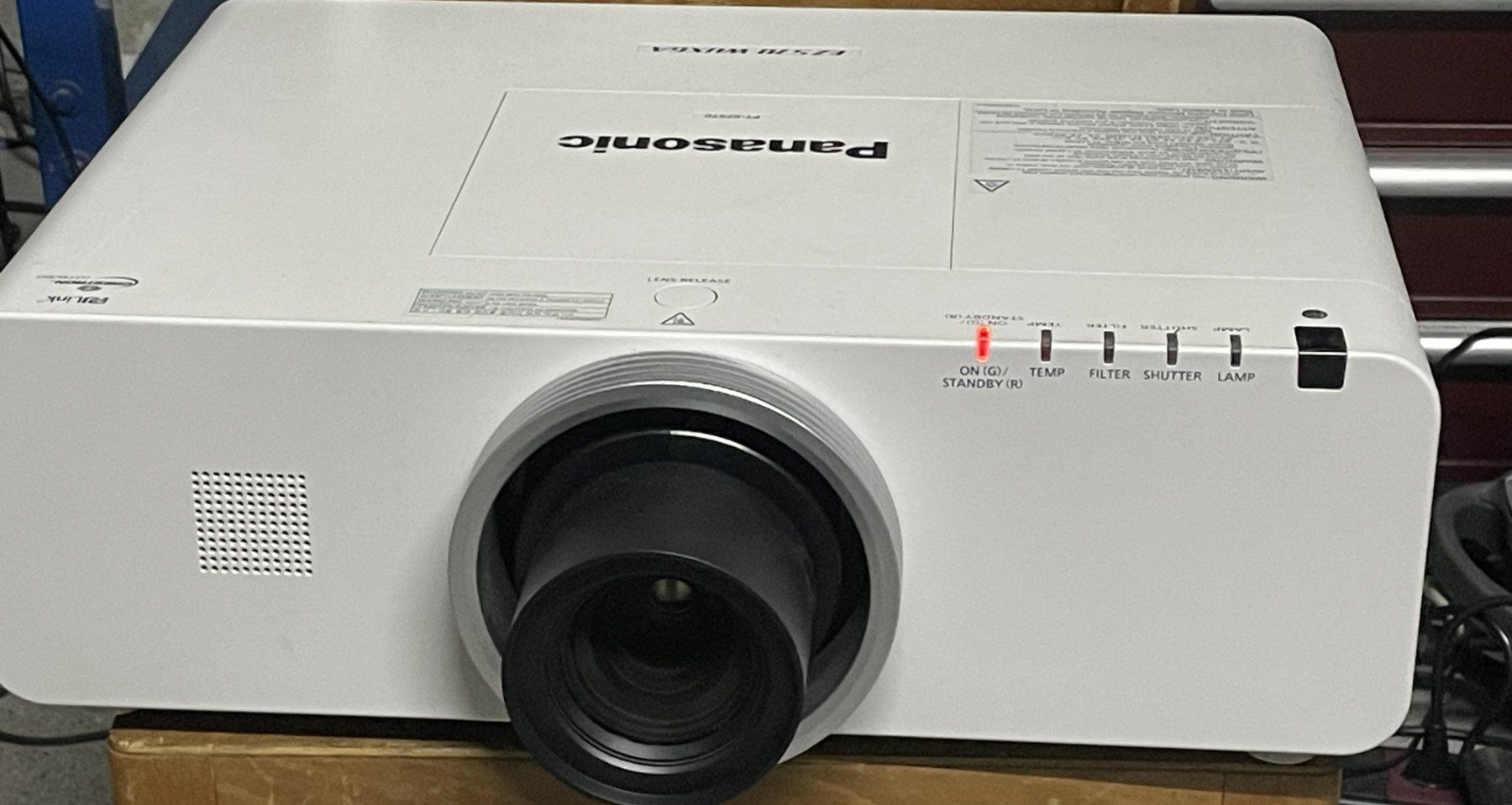 Panasonic Proiettori: Panasonic PT-EZ570 E/U/L 5000 Ansi Beamer – Usato da Emmenbrücke venduto da Thomi0