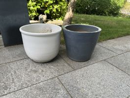 Schöne Garten-Blumentöpfe, 2 Stück, weiss & grau, für Frühli