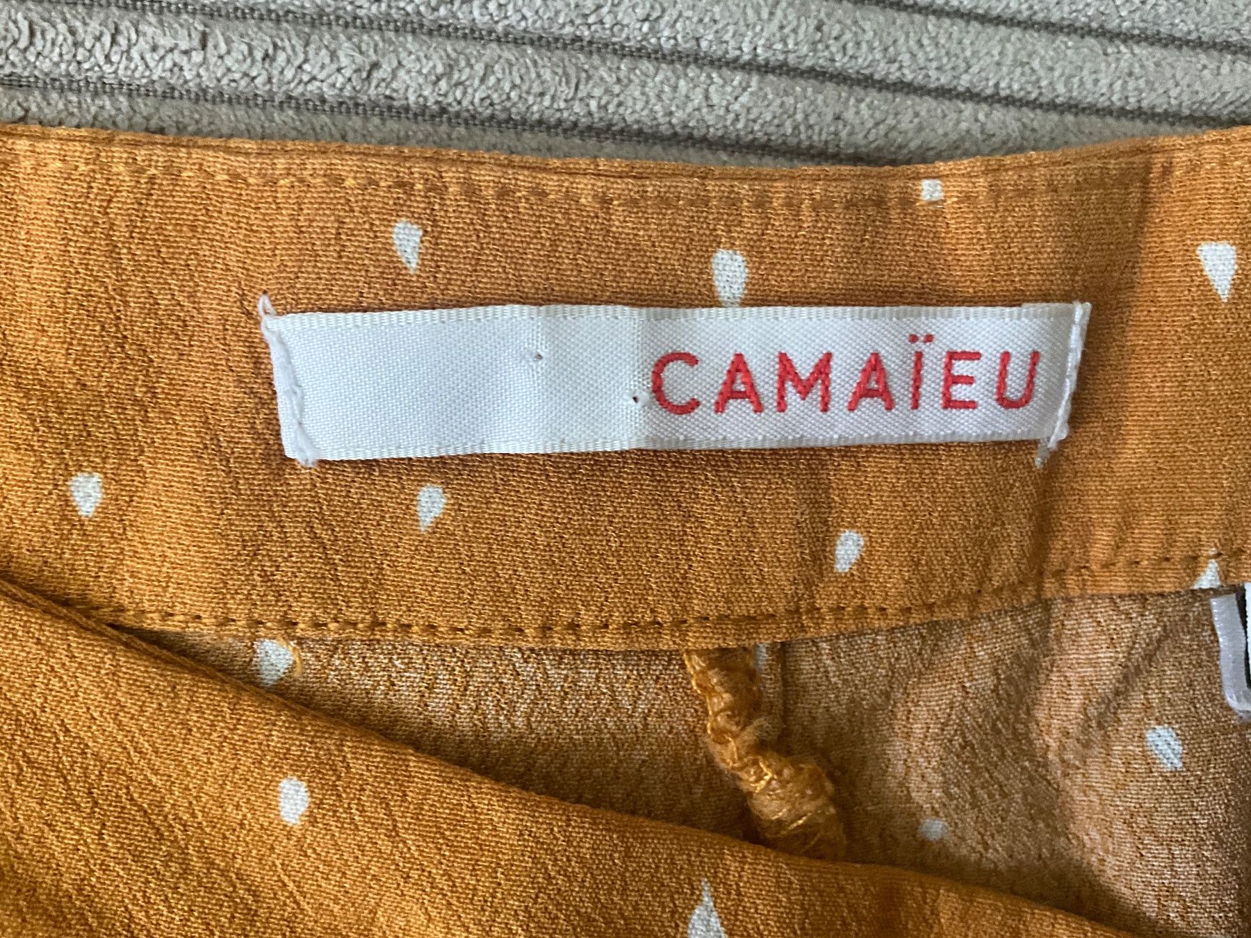 Pantaloni: Shorts senfgelb gepunktet – Usato da Zürich venduto da lisa.alessia93 2