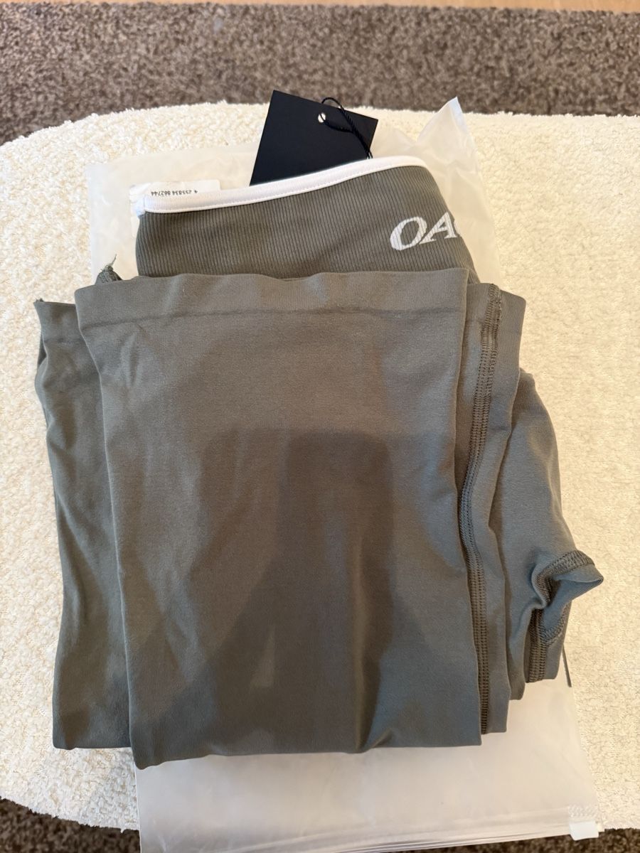 Oace Leggings: Original Oace Sporthose lang – Neu und originalverpackt aus Zürich von mellymawi