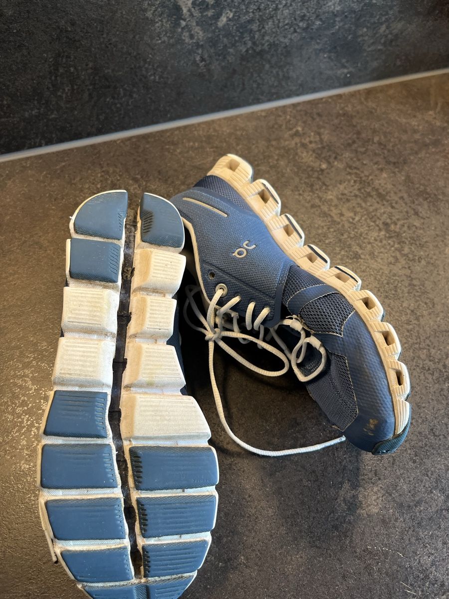 On Scarpe da uomo: Schuhe On - Gr. 38 – Usato da Triengen venduto da pow_14 2