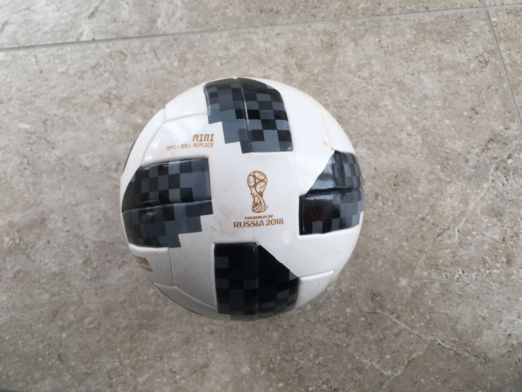 Adidas Palloni: Adidas Telstaa Mini Replica Fussball – Usato da Gächlingen venduto da Tara_devi 2
