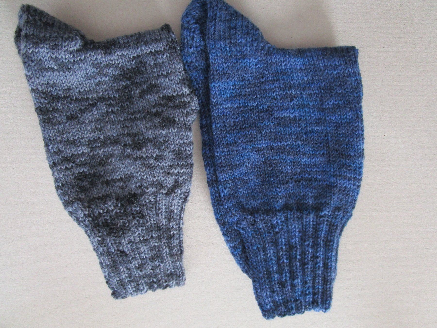 Calze: handgestrickte Socken Gr. 43, 2 Paar – Nuovo (secondo la descrizione) da Ursenbach venduto da gruenblau 2