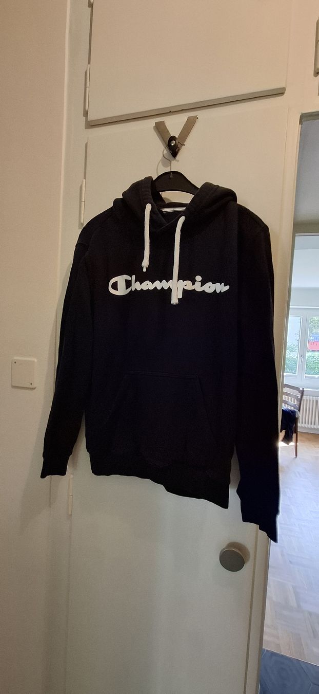 Champion Maglioni & Felpe: Champion Kapuzenpullover schwarz Grösse S  – Usato da Zürich venduto da nit_ygj9 2