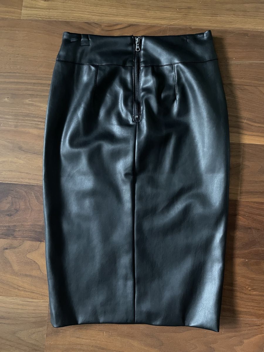 H&M Röcke: Jupe mi longue simili cuir  – Neu und originalverpackt aus Sion von bru_xj6r 3
