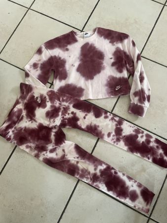 Nike Trainingsanzug, Batikmuster, Gr.128-134Top Zustand!