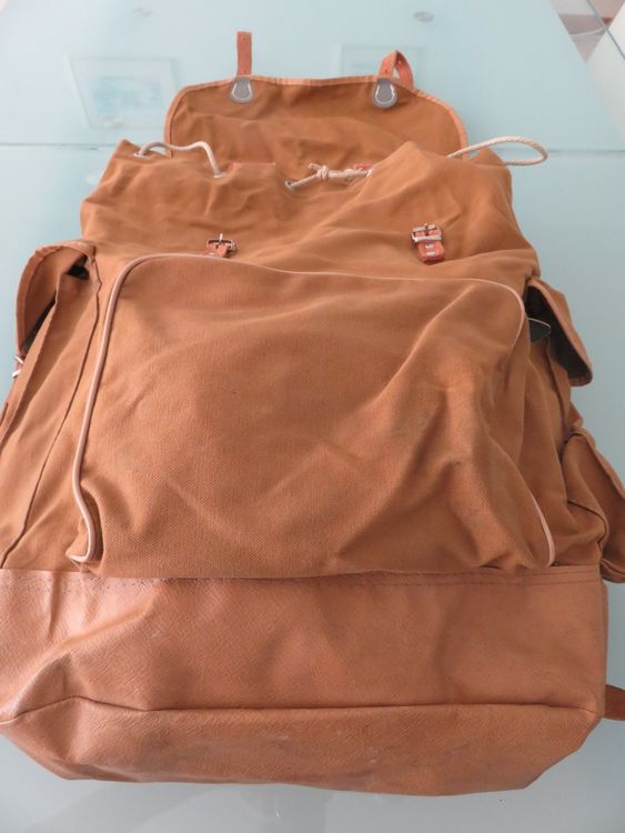 Zaini: Sac à dos en toile et cuir – Usato da Corcelles NE venduto da jmn_fv6m 1