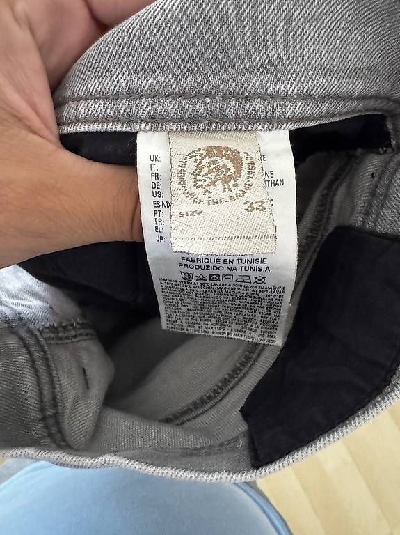 Pantaloni: Hosen Marke Diesel Grösse 33 – Usato da Kaiseraugst venduto da B.P.505 2