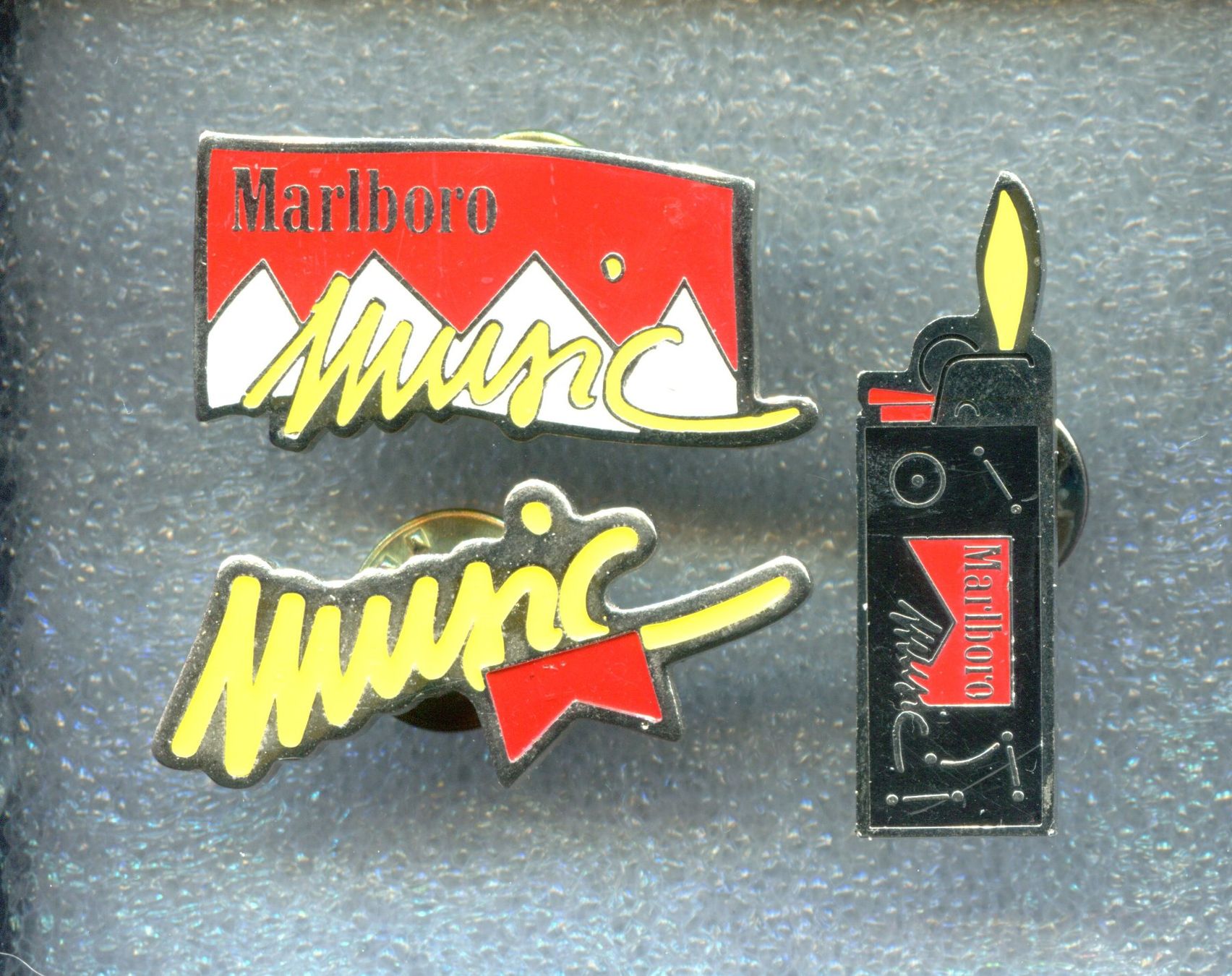 Camel Plaketten & Abzeichen: 3 Pins  Marlboro – Gebraucht aus Winterthur von Sammleroase