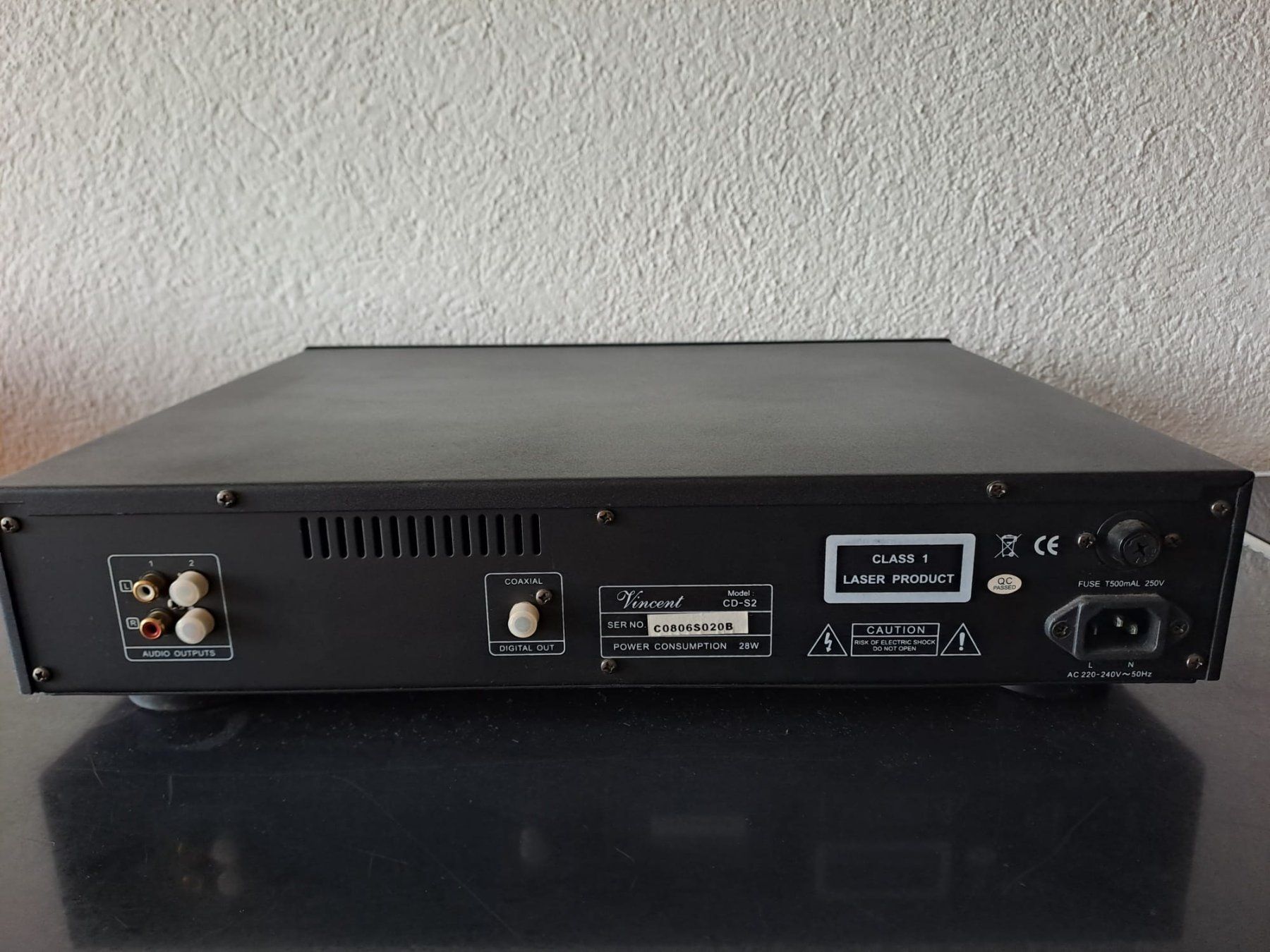 Vincent Amplificatori: Vincent SV-123 and Vincent Compact Disc CD-S2-24 bits – Usato da La Neuveville venduto da RainbowCupcake 2
