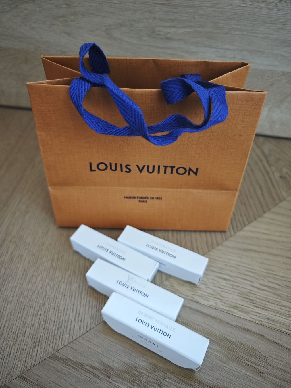 Louis Vuitton Parfum & Eau de Toilette: LOUIS VUITTON Parfüm Minis 4 x – Neu und originalverpackt aus Erlenbach ZH von  2