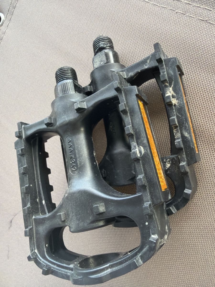 Mondraker Pezzi di ricambio: Universal Fahrradpedale – Usato da Emmen venduto da dar_8knc 1