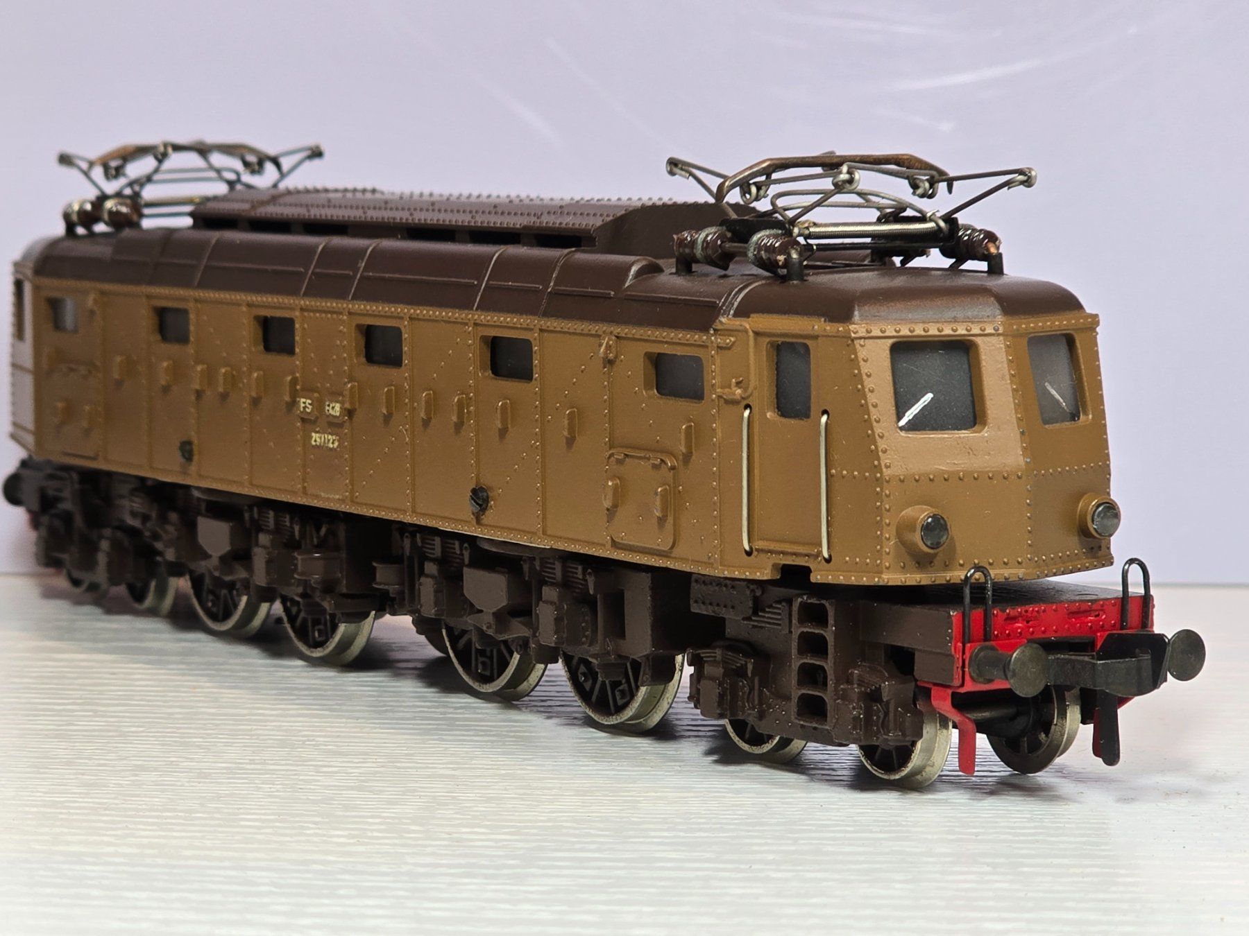 Fleischmann Trains électriques: Fleischmann, 1339, E 428, braun, FS, Guss, Vitrine – Neuf (Voir description) à Kloten par Nicola2 4