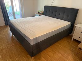 IDANÄS bett 180x200 + VALEVÅG mattress