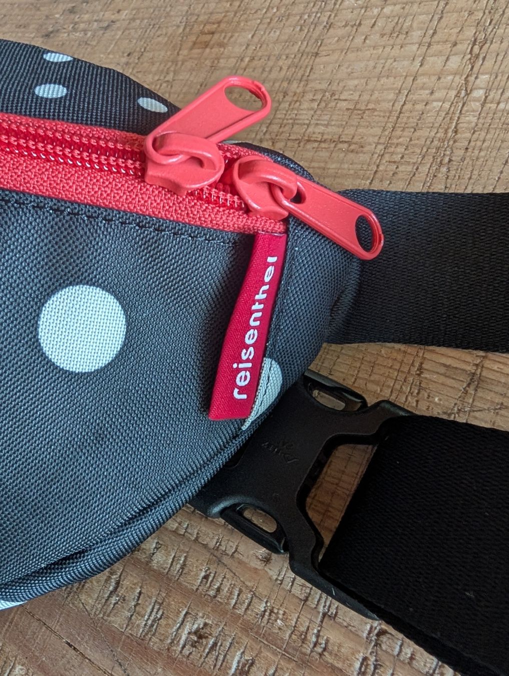 Reisenthel Taschen: Stylische Bauchtasche von Reisenthel – Gebraucht aus Oberwil-Lieli von stefim 3