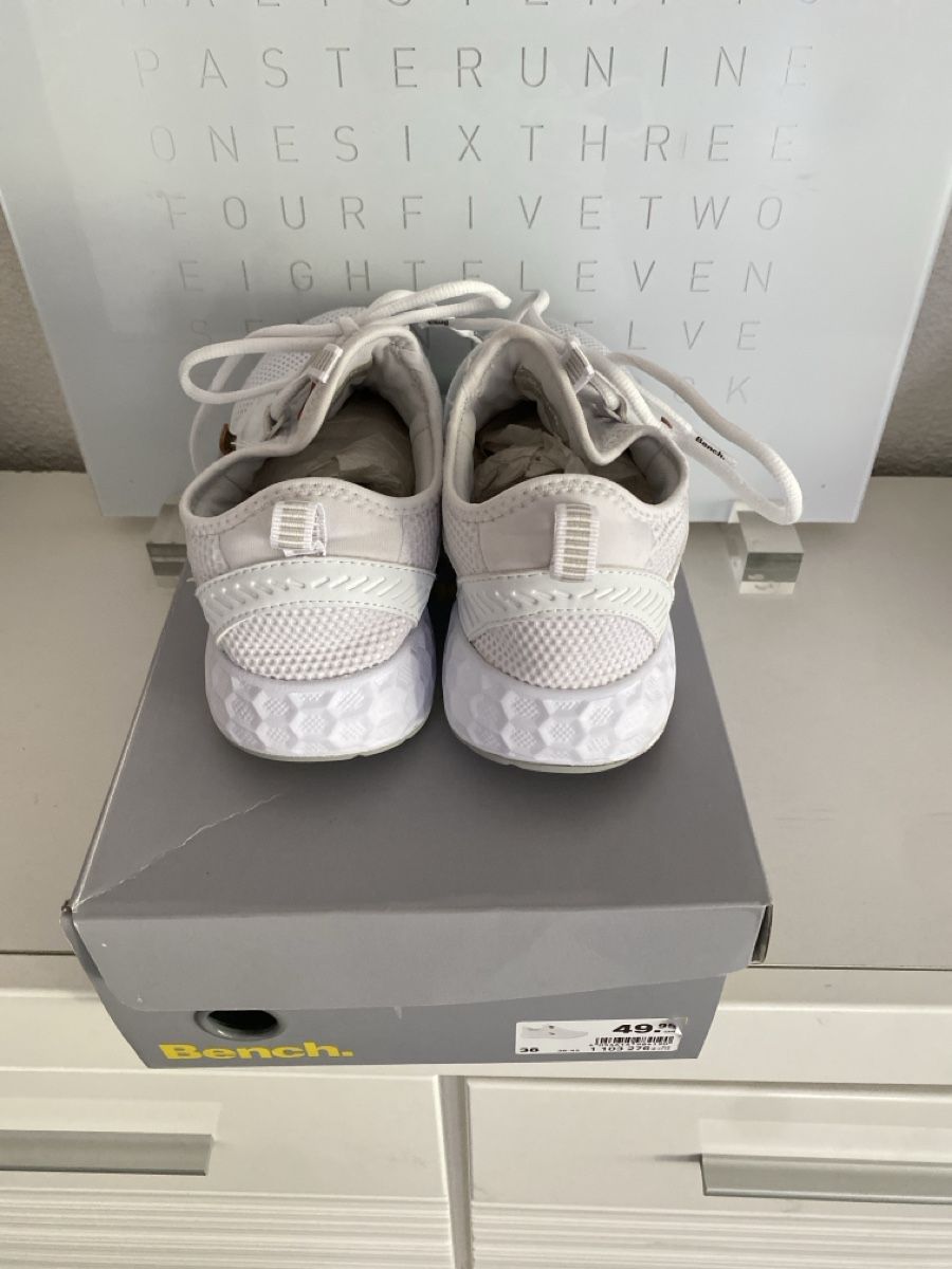 Bench Chaussures filles: Baskets Bench blanches taille 38 – D'occasion à Grenchen par O.r.i.g. 3