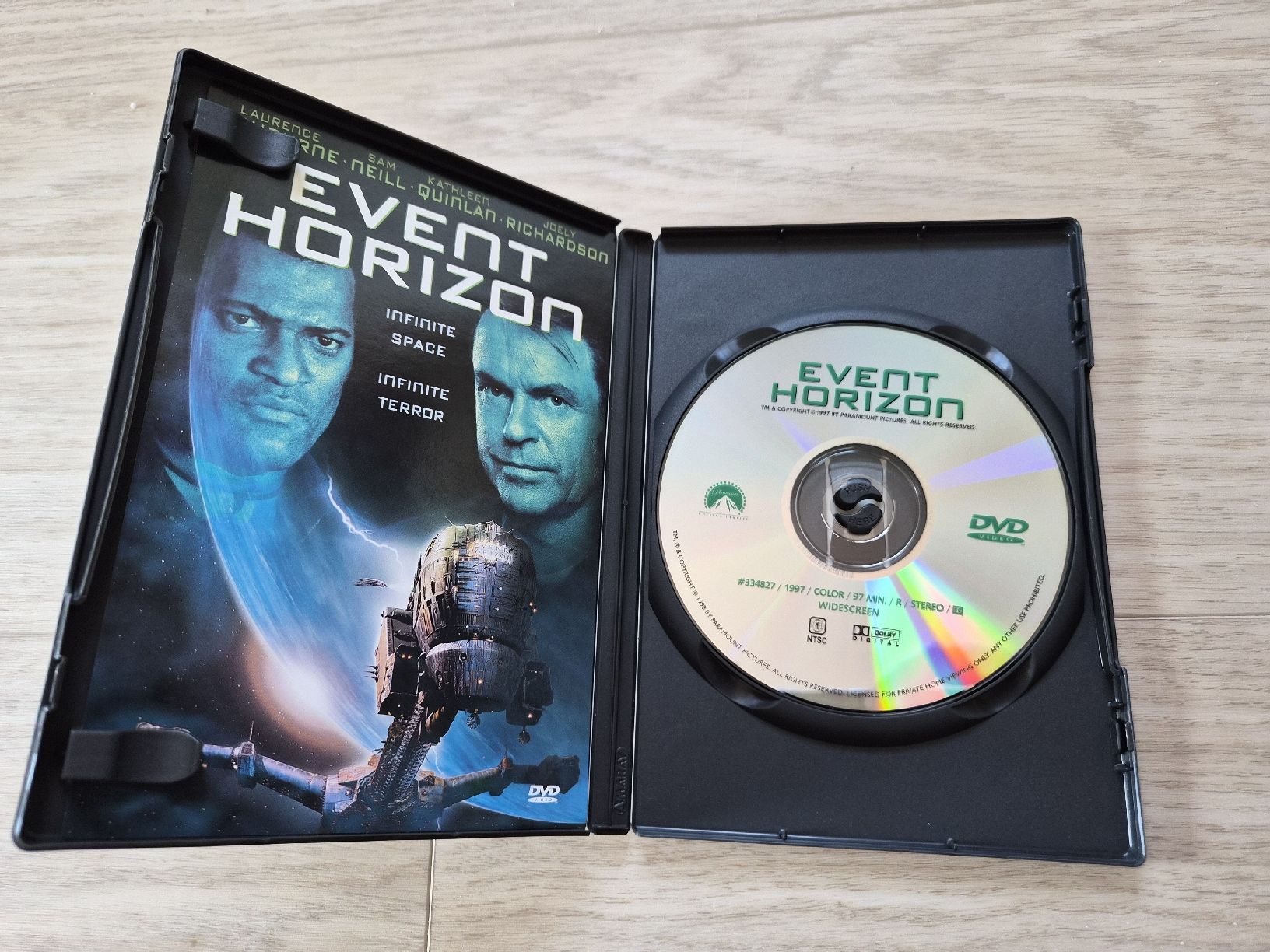 Tous les DVDs: DVD Event Horizon 1997 Widescreen FR – D'occasion à La Joux FR par car_ck96 1