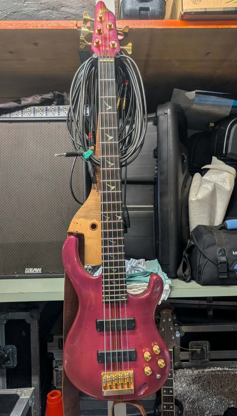 Strumenti musicali: Neuser Courage 5 Bass – Usato da Pratteln venduto da dado1972 1