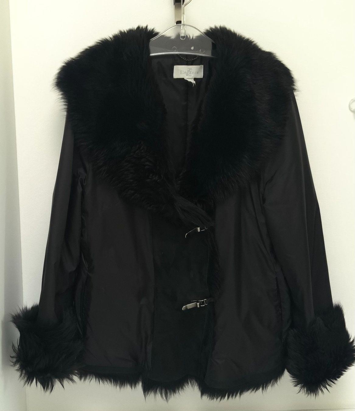 Giacche: Winterjacke schwarz von Elegance Gr. 42 – Usato da Wil SG venduto da horizonte254