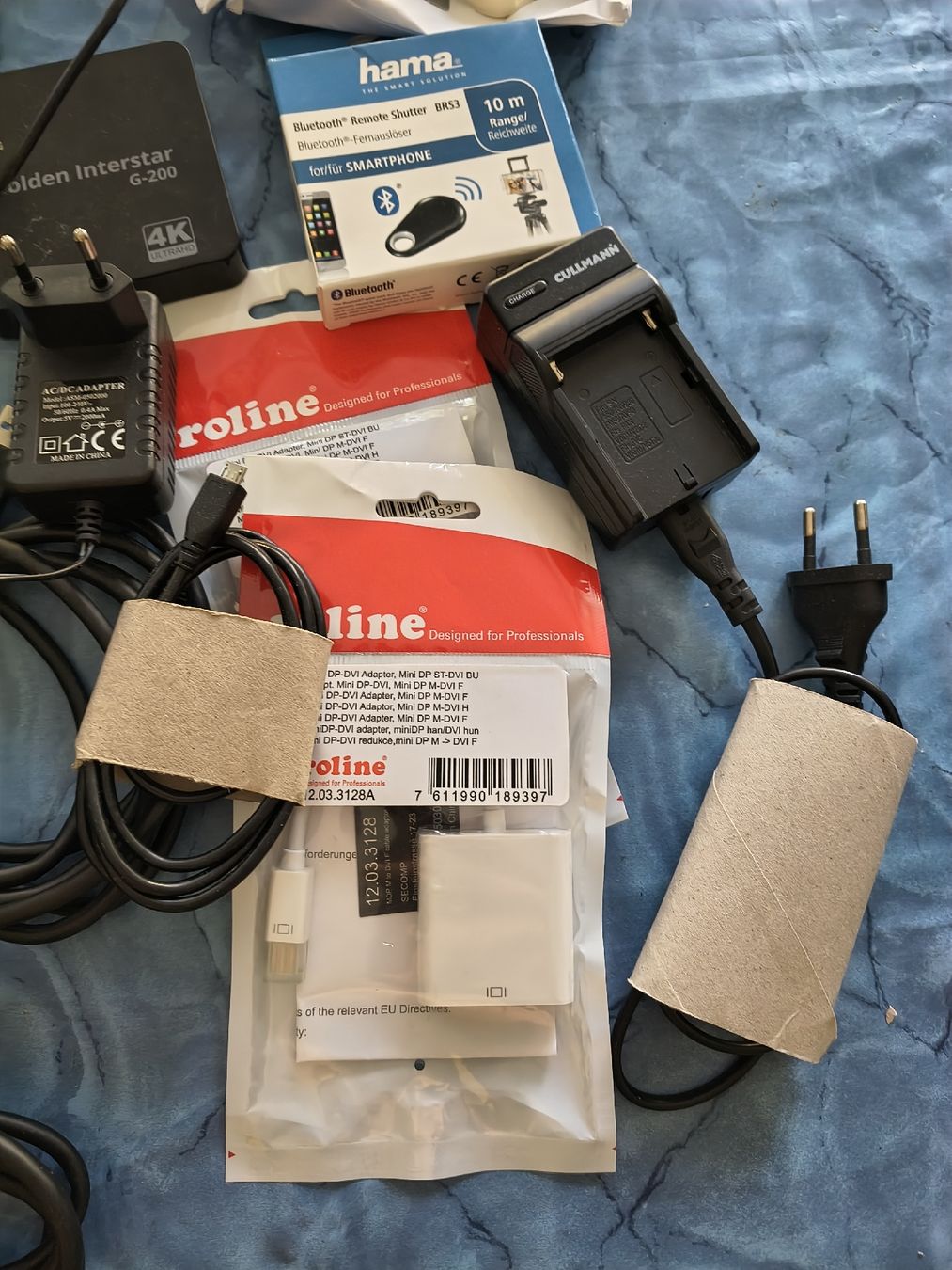 Portables: Electronic Accessories Bundle, Various Brands, Mixed Lot – D'occasion à Zürich par TrainLine 2