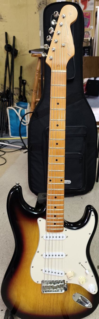 Strumenti musicali: Stratocaster Sunburst dans le style SRV – Usato da Les Avanchets venduto da Jackjack