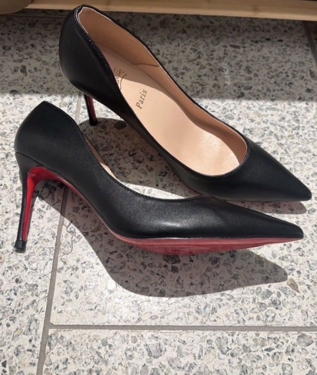 Scarpe da donna: Pumps in Black &  Red Bottom Size 39 – Nuovo (secondo la descrizione) da Horgen venduto da len_qjz9