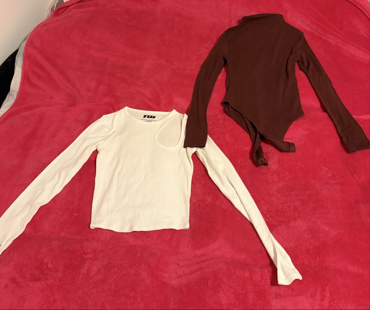 Pull&Bear Lotti di vestiti: Langarm oberteile – Nuovo (secondo la descrizione) da Geroldswil venduto da ali_rpw6