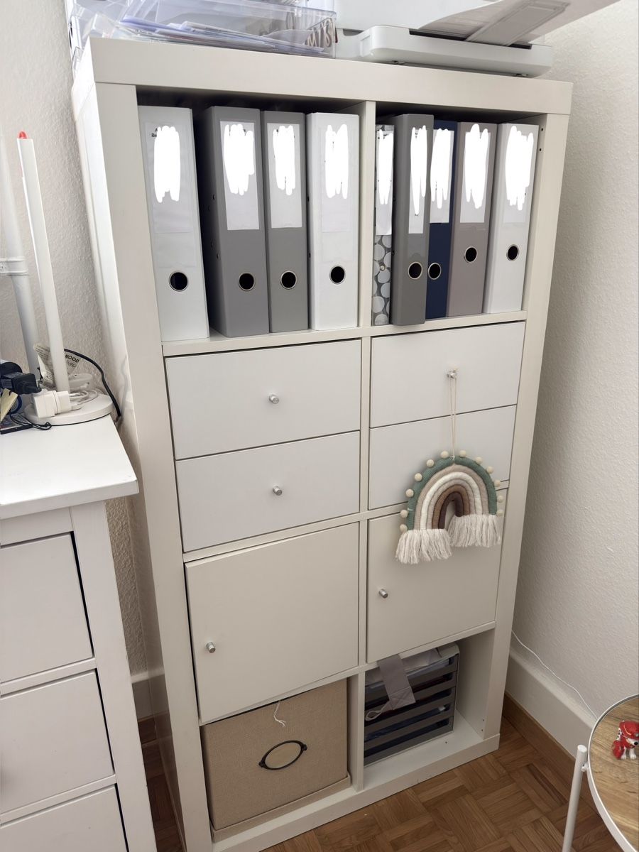 Scaffali: Kallax Regal Weiss 2x4 mit 4 Einsätzen  – Usato da Zürich venduto da Coco.swiss