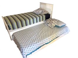 White Wooden Guest Bed with Pull-Out Frame, used