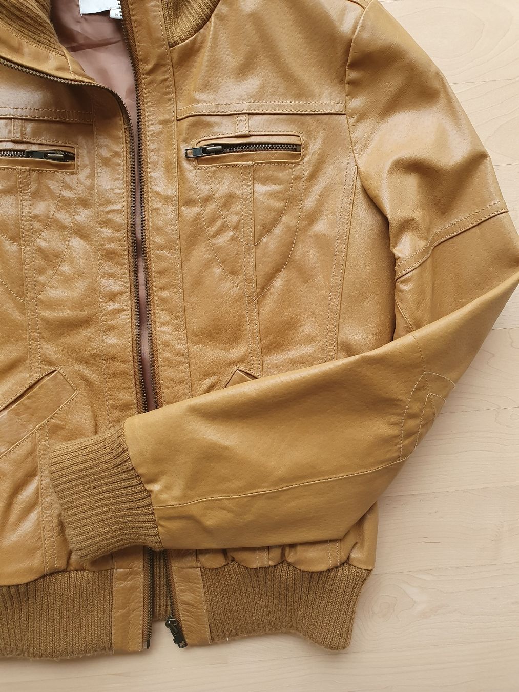 Vila Jacken: Lederjacke – Neu (gemäss Beschreibung) aus Zürich von nadiialivia 2
