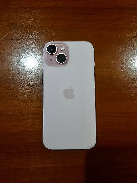 Telefoni cellulari / Smartphones: Iphone 15 Pink 256gb – Usato da Luzern venduto da Nataliajufer