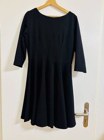 Cocktailkleid - Closet - Grösse 40 - Schwarz