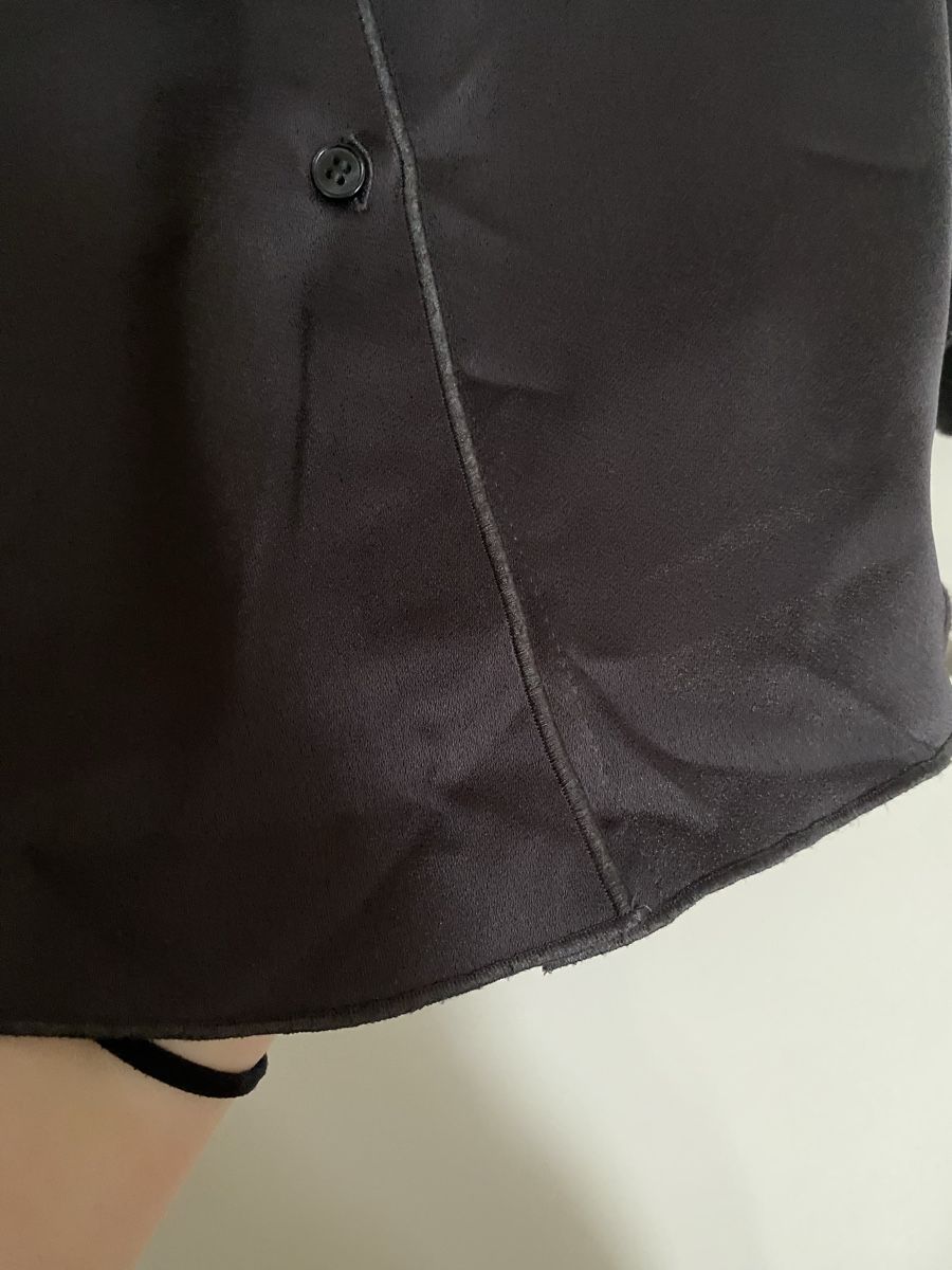 H&M Camicette: Schwarze satinierte Bluse – Usato da Luzern venduto da champagnelaury 1