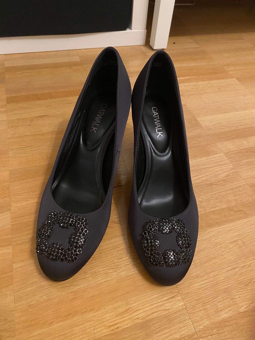 Scarpe da donna: Wunderschöne Pumps 👠 – Nuovo (secondo la descrizione) da Kloten venduto da swarovski16