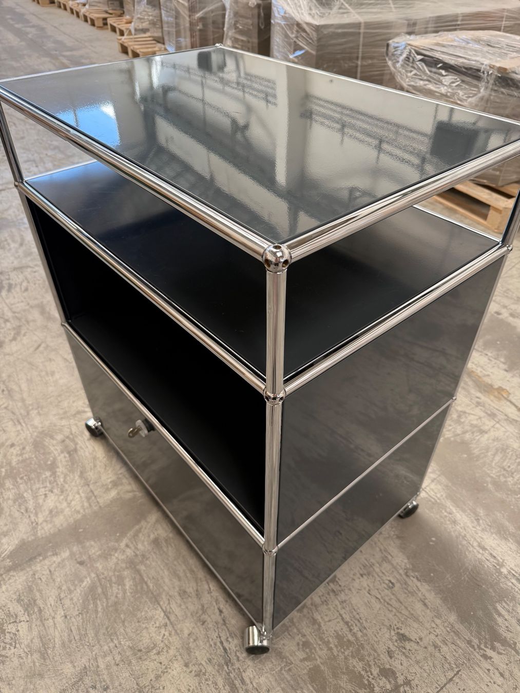 USM Étagères: USM Haller Sideboard Anthrazitgrau auf Rollen ab 1.CHF 001 – D'occasion à Balsthal par Designhaus.Schmitt 8