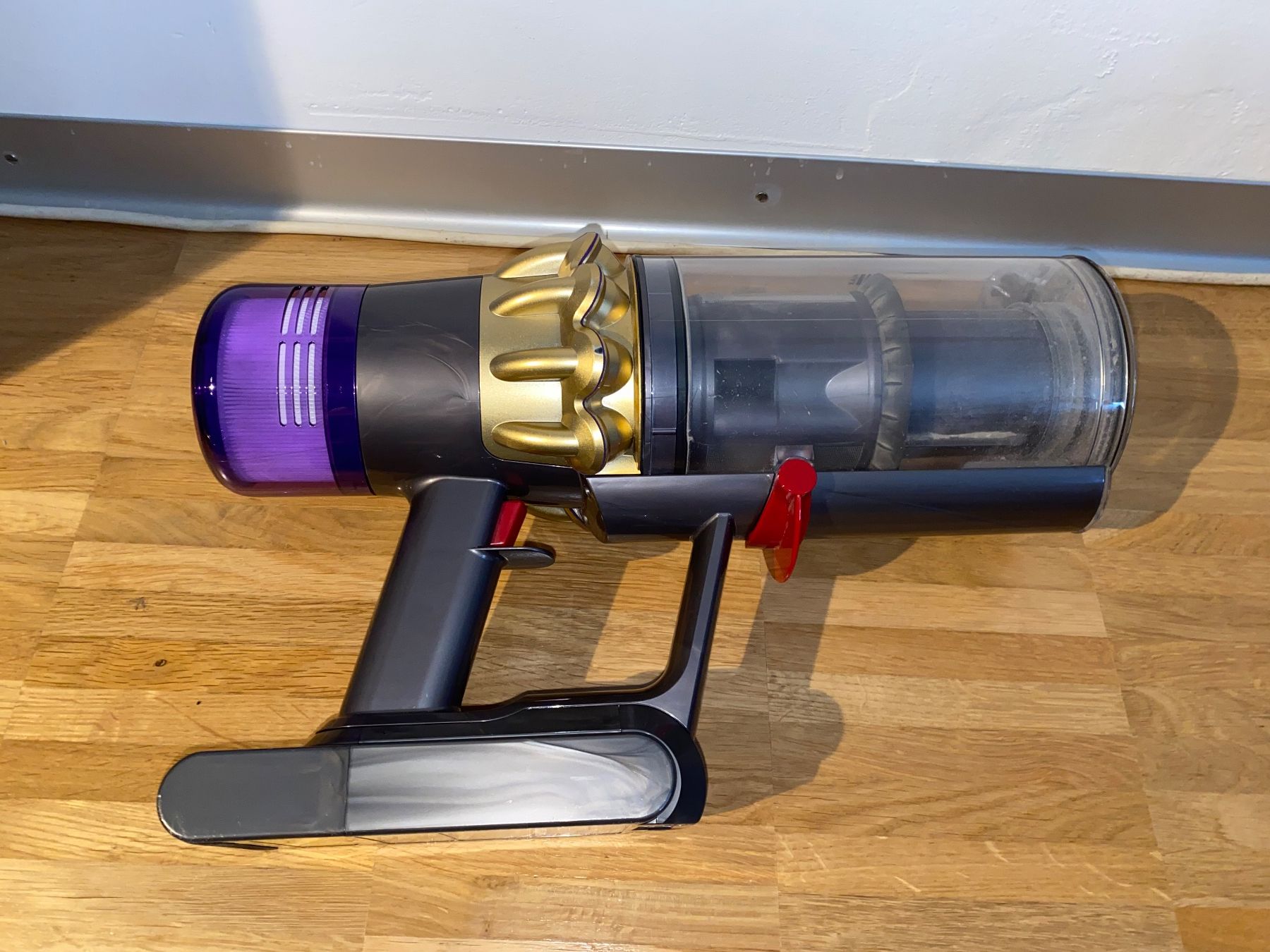 Dyson Aspirapolveri & Accessori: Dyson Staubsauger mit Zubehör und Ladekabel – Difettoso da Rotkreuz venduto da mia_dc2r 5