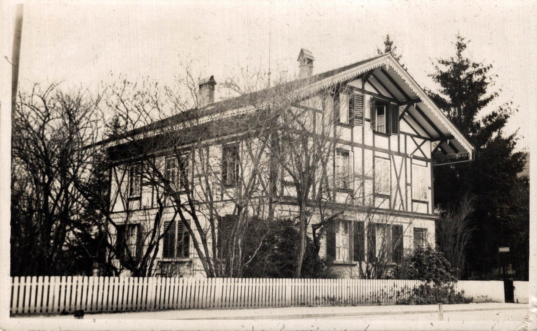 Cartoline postali: Wohnhaus, Riegelbau – Usato da Bronschhofen venduto da Astore