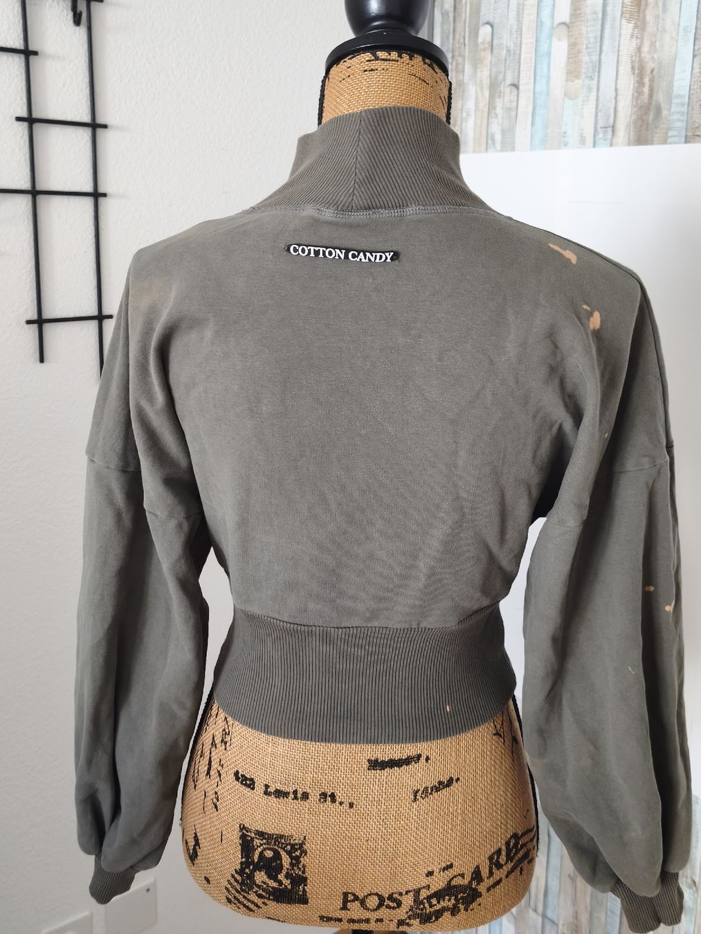 Pullover & Sweatshirts: Cotton Candy Pullover Kragen XS olivfarben  – Gebraucht aus KRIENS von Franzy_Blond10 2