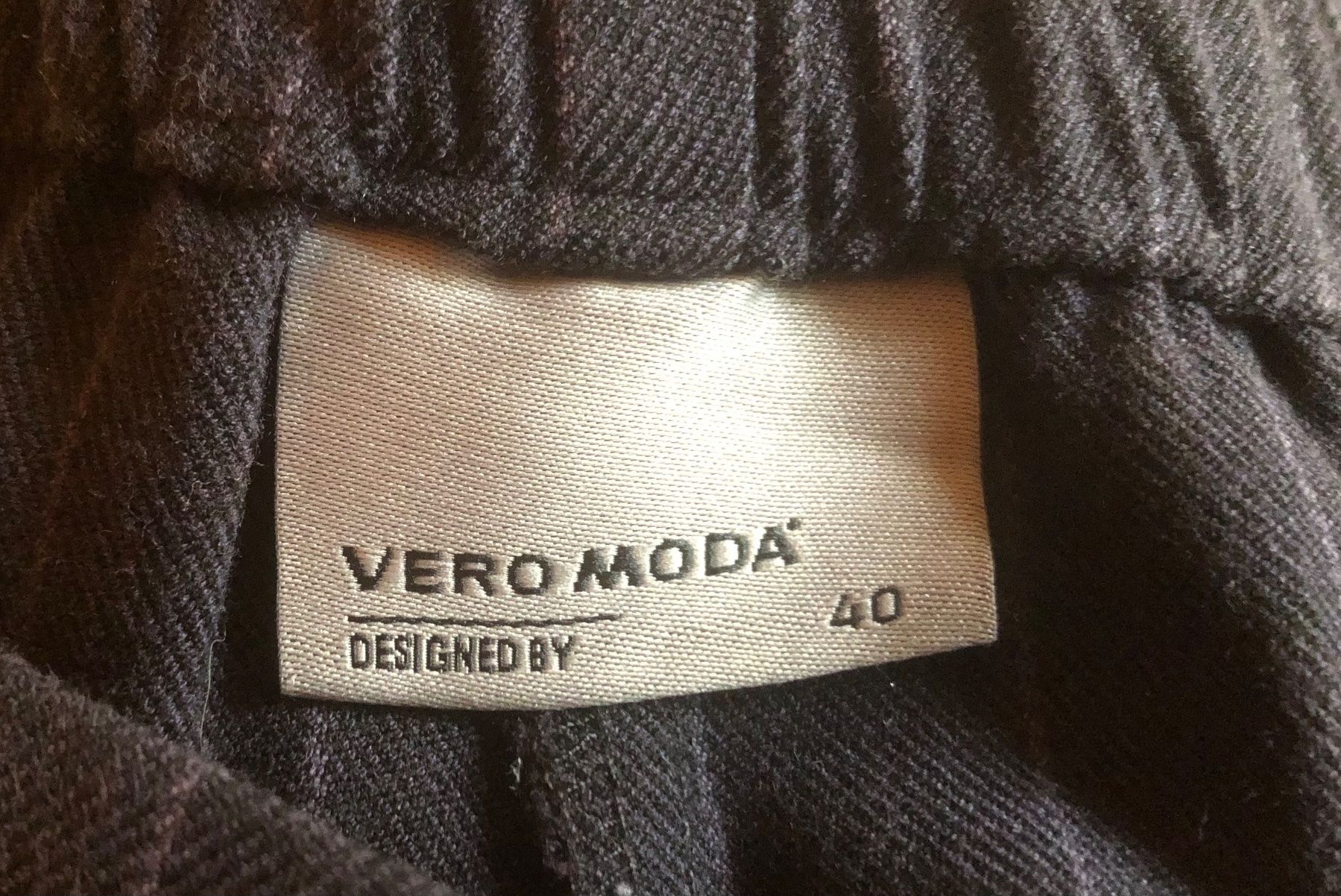 Vero Moda Pantalons: FREIZEITHOSE, Gr.40, von Vero Moda – D'occasion à Mühlebach (Goms) par chr_q6d8 3