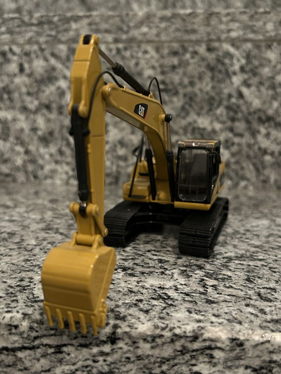 Caterpillar Modellbausätze & Standmodelle: Cat 323 D, 1;50 , Norscot – Neu (gemäss Beschreibung) aus Horw von Tigercat635 3