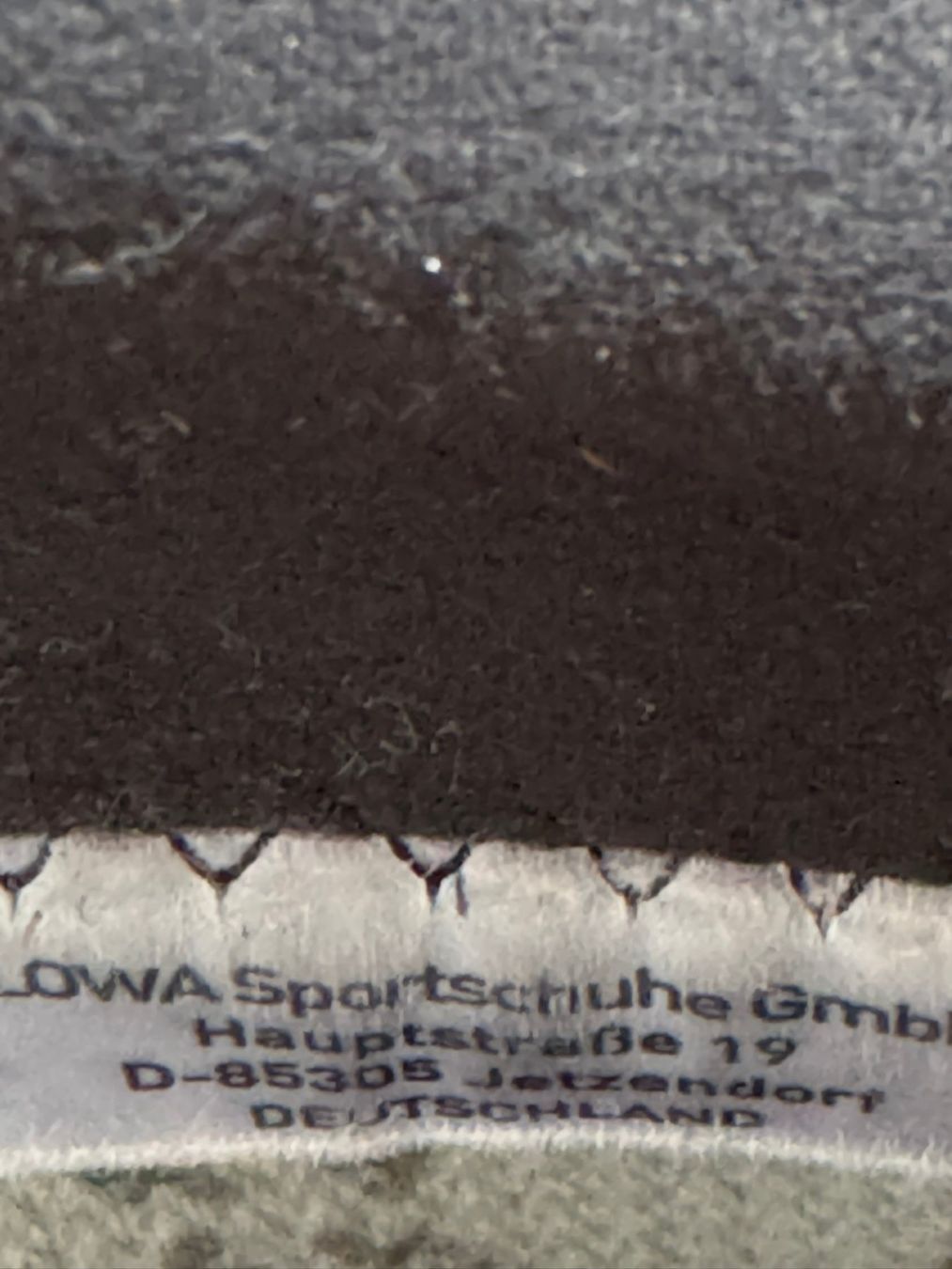 Lowa Scarpe da donna: Ideale Schuhe zum Schneeschuhlaufen oder Winterwanderungen – Usato da Burgdorf venduto da Bizeli 3