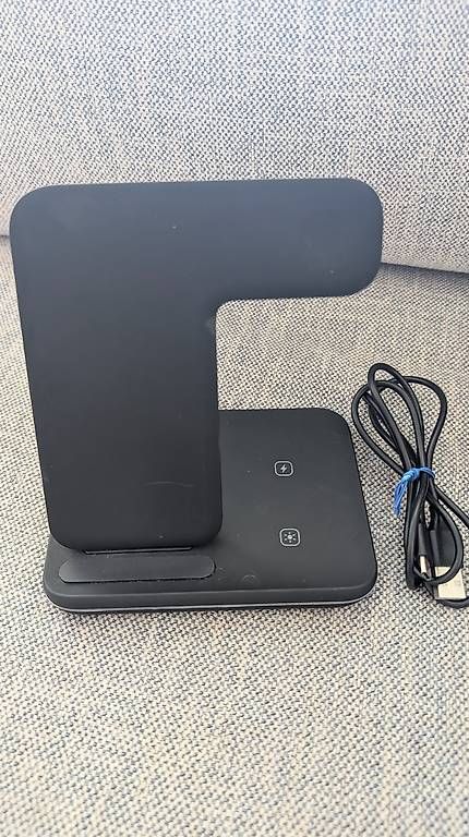 Caricabatterie: 3 in 1 wireless fast charger – Usato da Nussbaumen AG venduto da sziszi89