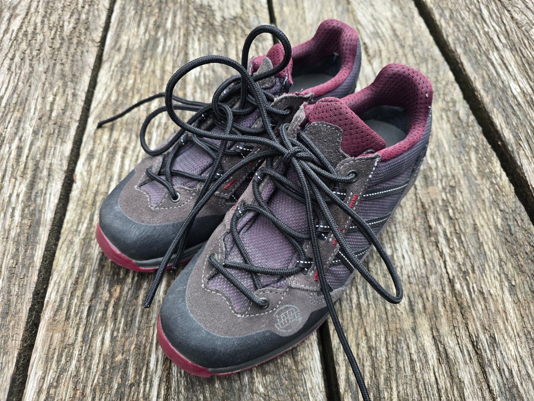 Scarpe da donna: Schuhe: Wanderschuh HANUAG (37.5) – Usato da Romanshorn venduto da Rachacha