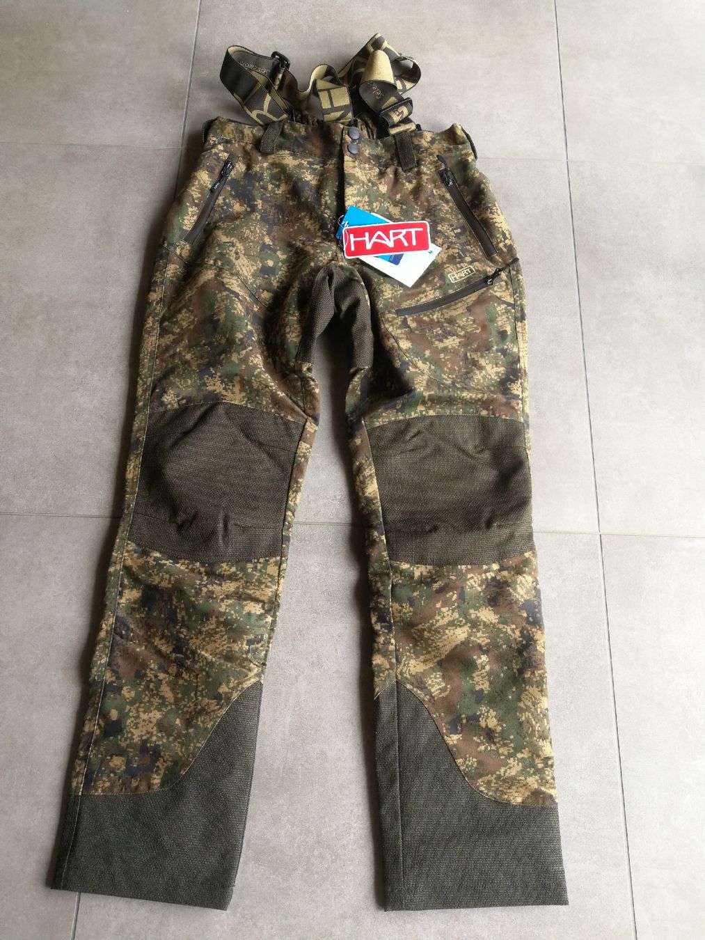 Pantaloni: Jagdhose Hart Skade Camo – Nuovo e nell'imballaggio originale da Rüderswil venduto da CS80