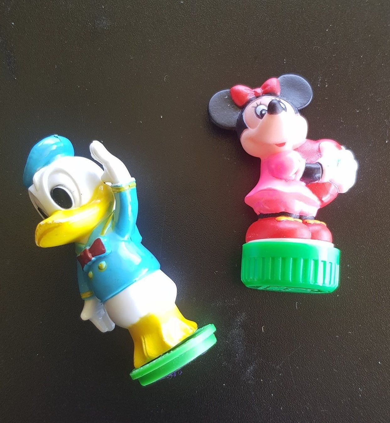 Disney Statuette: Donald Duck + Mini Maus - 2 Stempel 1980er – Usato da Mörschwil venduto da lindaswunderkiste