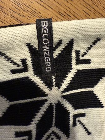 Schal BELOWZERO, neuwertig, mit Fransen, Winter Look!