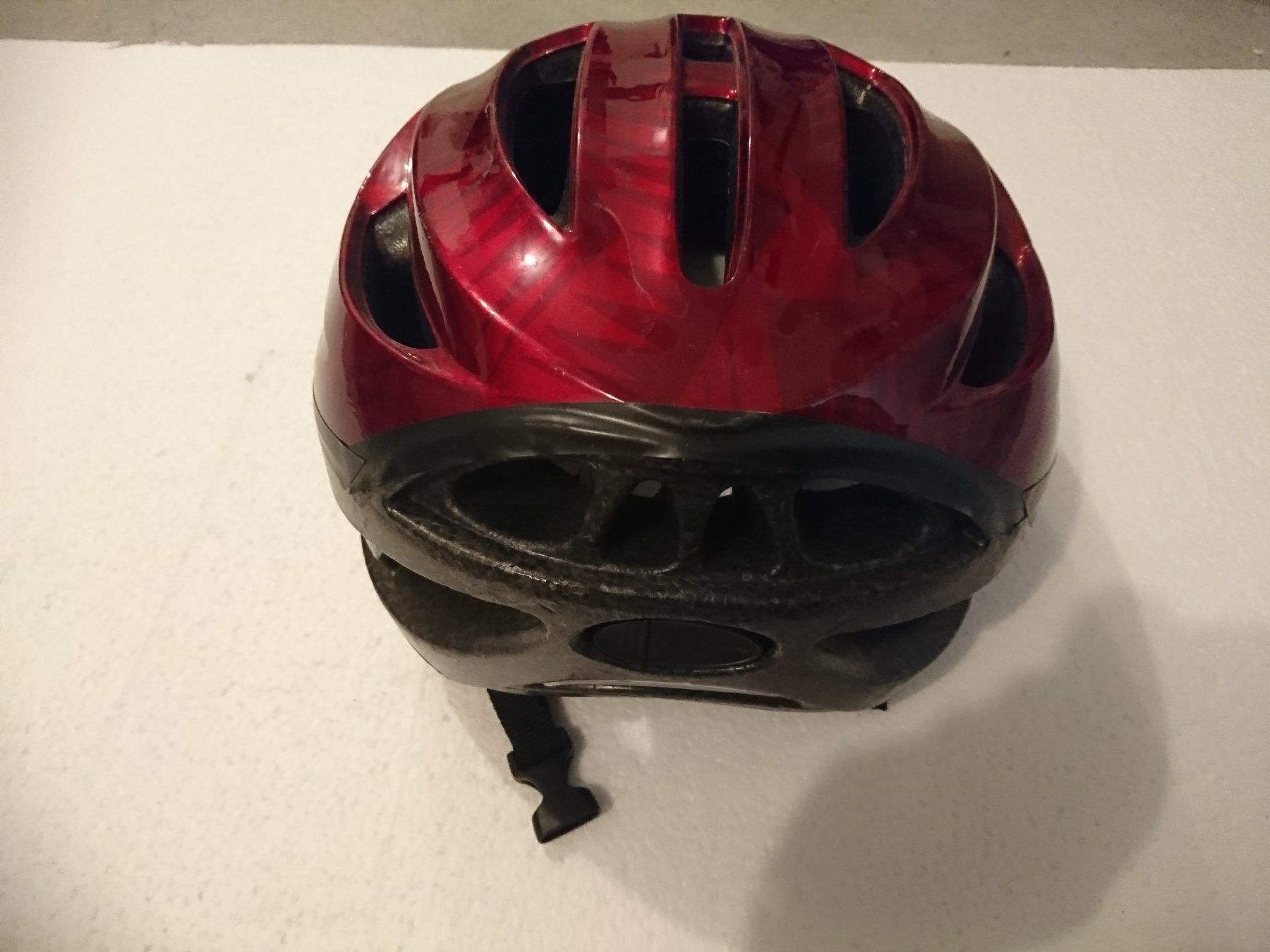 Caschi: Velohelm rot metallic Grösse M gebraucht – Usato da Au ZH venduto da aar_rr77 1