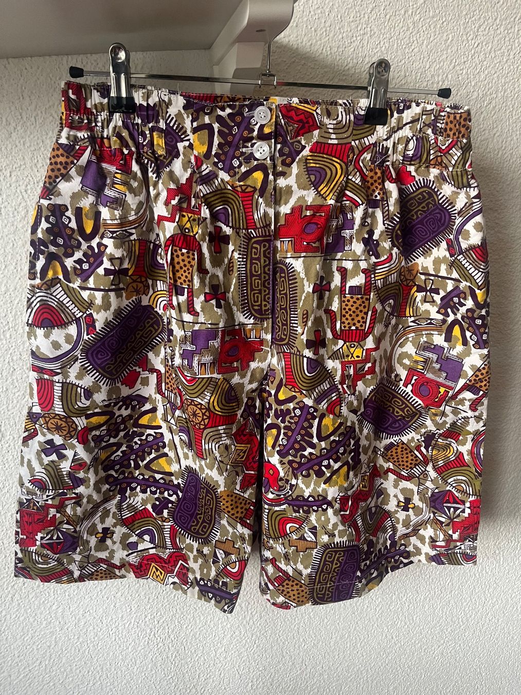 Pantaloni: Wunderschönen Vintage Shorts – Nuovo (secondo la descrizione) da Zürich venduto da laribuechel