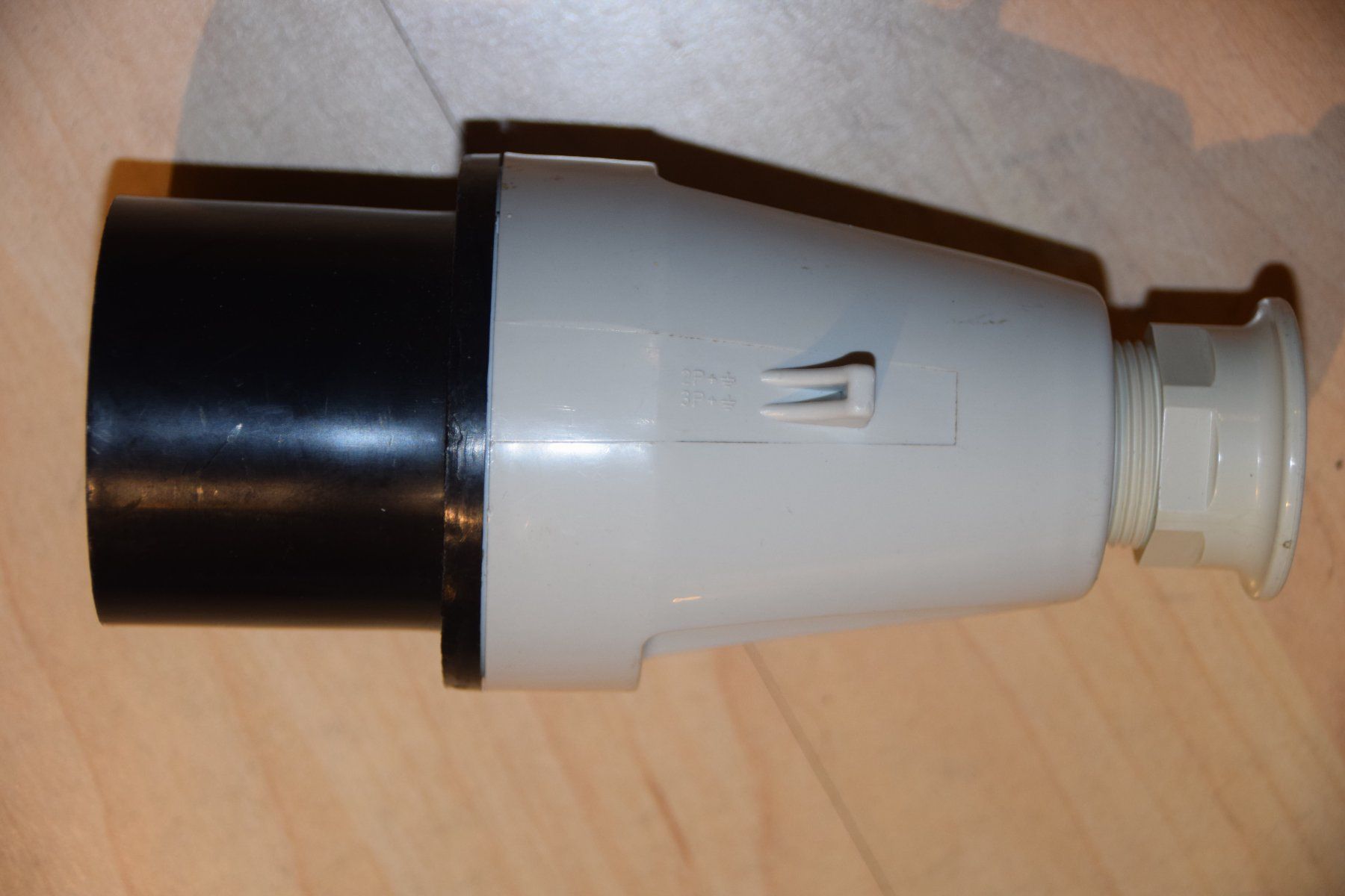 Walther Spine: Stecker CEE 32A 500V Typ 231 4 07 – Usato da Rüti ZH venduto da Mei996
