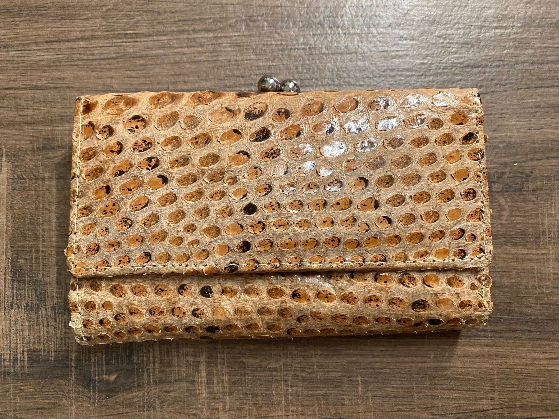 Brieftaschen: Portemonnaie Kroko-Style braun – Gebraucht aus Pratteln von a23_j2gs